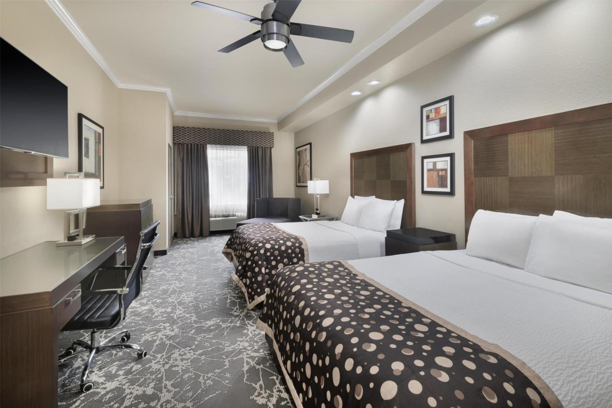 Best Western Premier Crown Chase Inn & Suites Denton Exterior photo